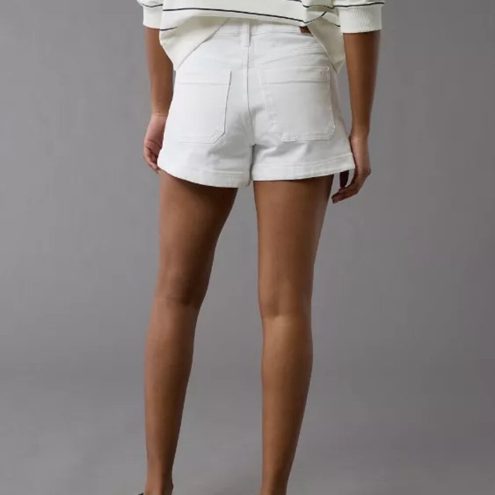NWT AE Strigid Super High-Waisted Relaxed Denim Short Color: White Size: 6